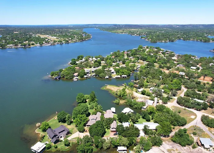 Luxurious Retreat On Lake Lbj: Pool, Hot Tub, Dock