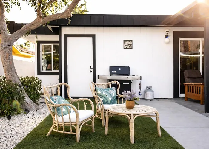 Mid-Century Modern Home In Beautiful La Quinta