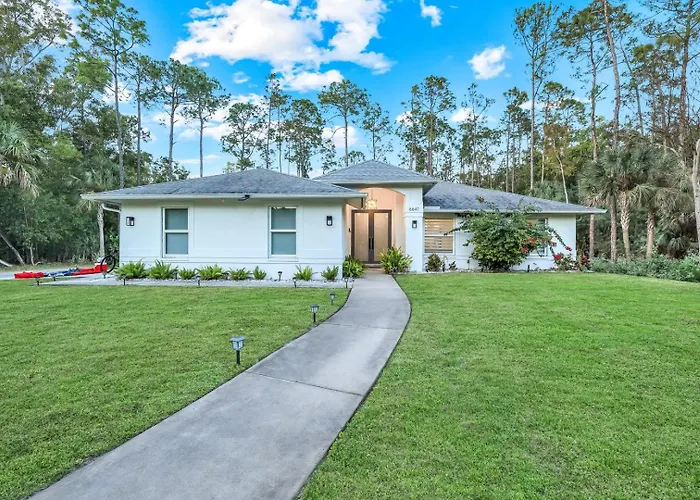 Lux Fam Private Resort Pool Spa, 2 Private Pickleball Courts, Basketball, Ping Pong Table, Mini Golf, Close To Beach & Dining Home Sleeps 8