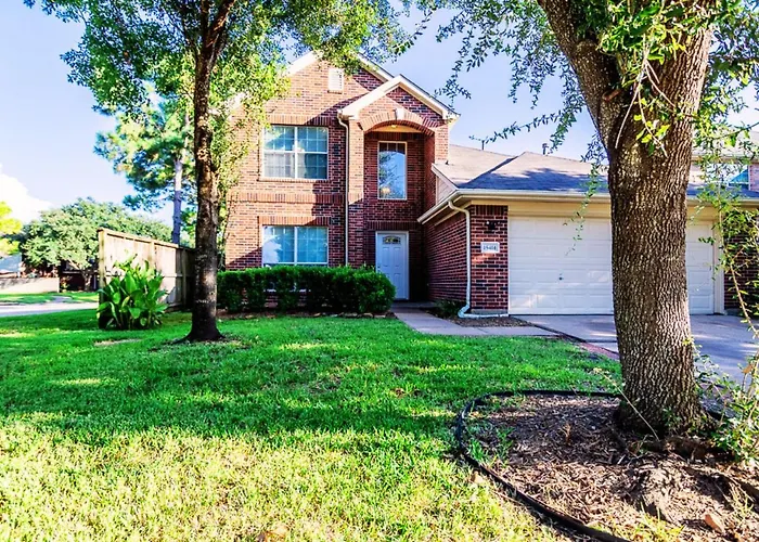 Cozy & Modern 5Br Smart Home With Yard And Bbq
