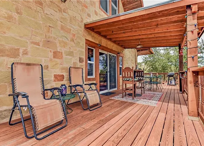 Rustic Bluebonnet Cabin With View By Hidden Fall Park