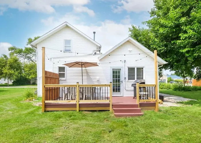 Port Clinton Getaway Near The Beach