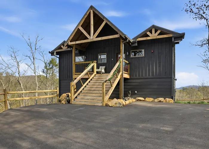 Golden Oaks Cabin Home