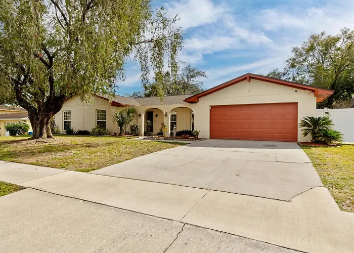 Exquisite Retreat With Heated Pool For 14 Guests, Pool Table Paradise!