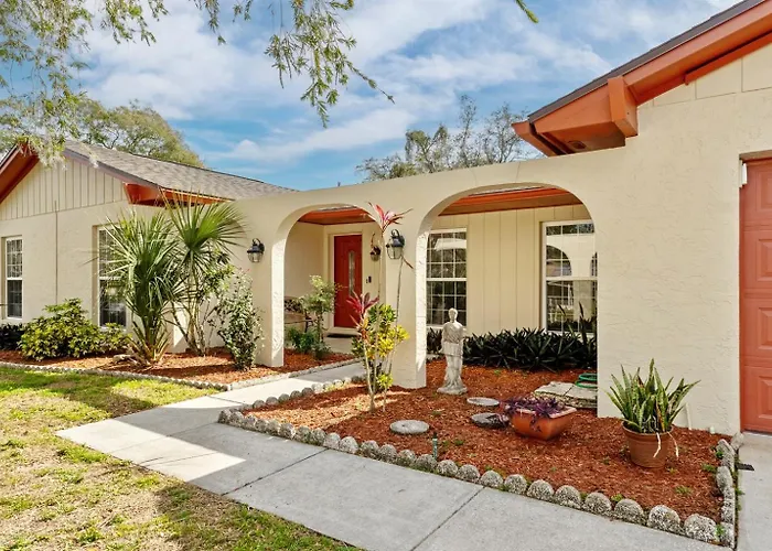 Exquisite Retreat With Heated Pool For 14 Guests, Pool Table Paradise!