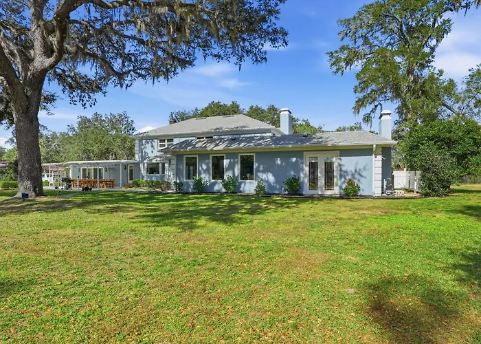 Events & Weddings Welcome! Lake View Pool Home