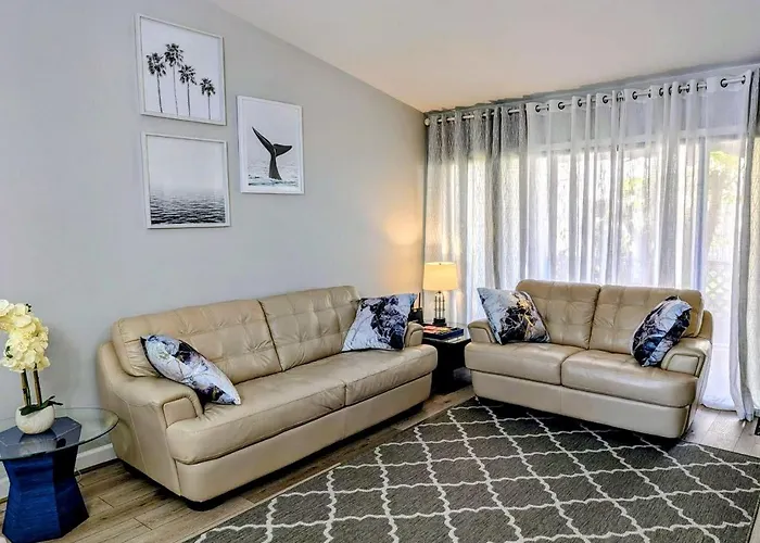 Lovely 2 Bedroom Condo With A Pool!