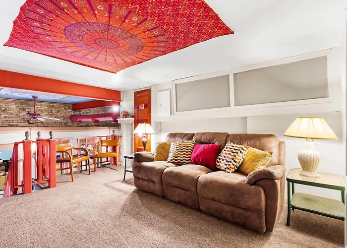 Historic Hardware Loft | 2 Blocks To Downtown
