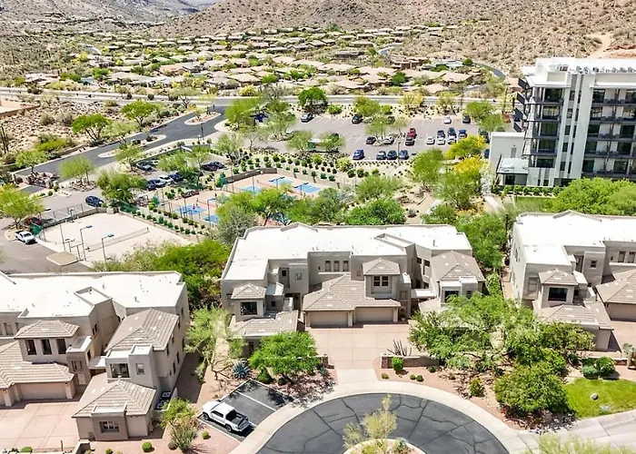 Spacious 3Br Villa W Mountain Views, Pool & Private Garage Near Scottsdale