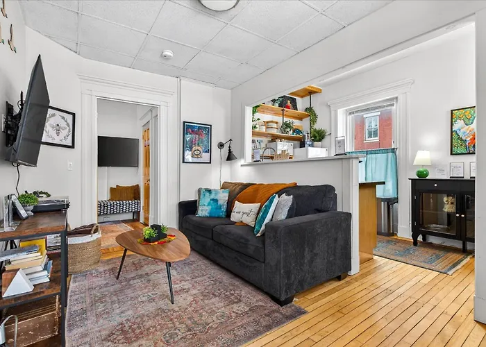 Charming 1Br Steps From Church Street - Downtown