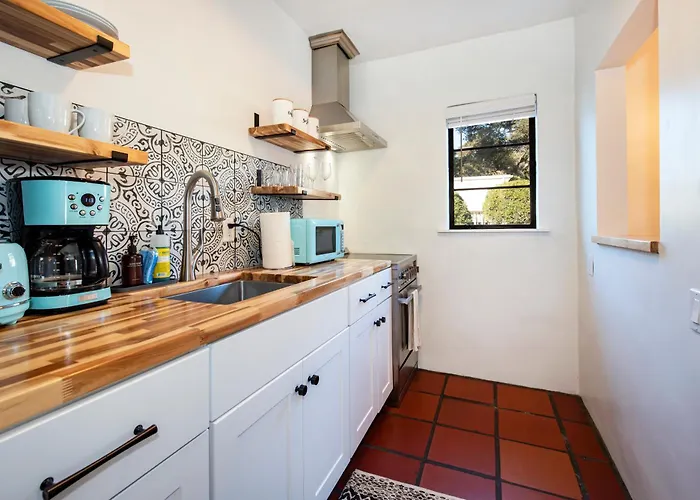 Cozy New - Casa Blanca Suite B1