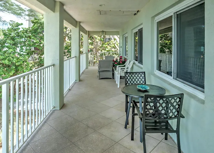 Enjoy Beautiful Sunsets Beachfront Villa