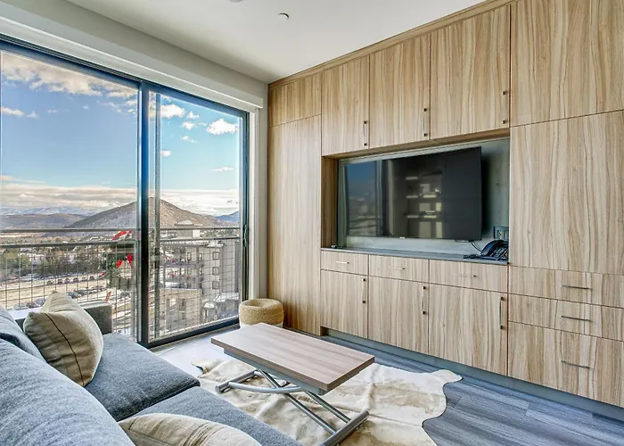 Walk To Gondola: 'Love At Frost Sight' Ski Condo