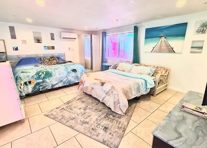 Close To Beaches With Hot Tub And Large Garden