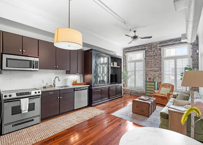 Knockout Loft- Near Plant Riverside