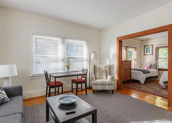 4 - Berkeley Private Apartment With Parking & Laundry