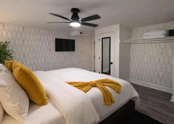 King Suite And Sofa Bed Fast Wi-Fi Easy Dc Access