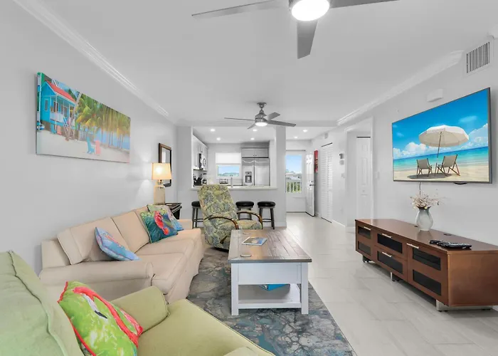 Completely Remodeled 2 Bed 2 Bath I Block Away From Free Beach Access