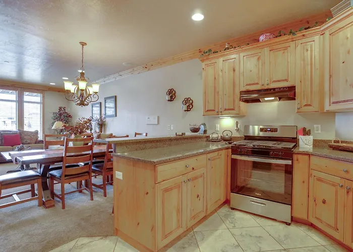 High-End Huntsville Condo W/ Private Hot Tub!