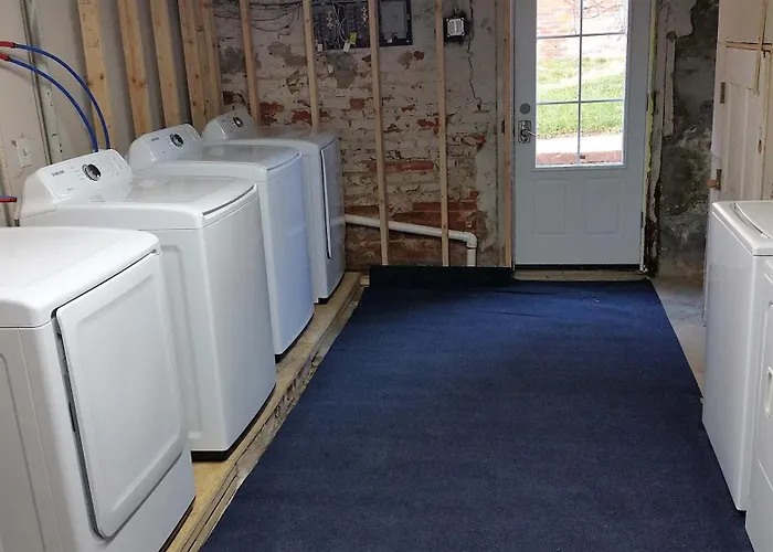 Redwood Loft At Park Place King Bed Walk In Closet Fast Wifi And Free Coffee