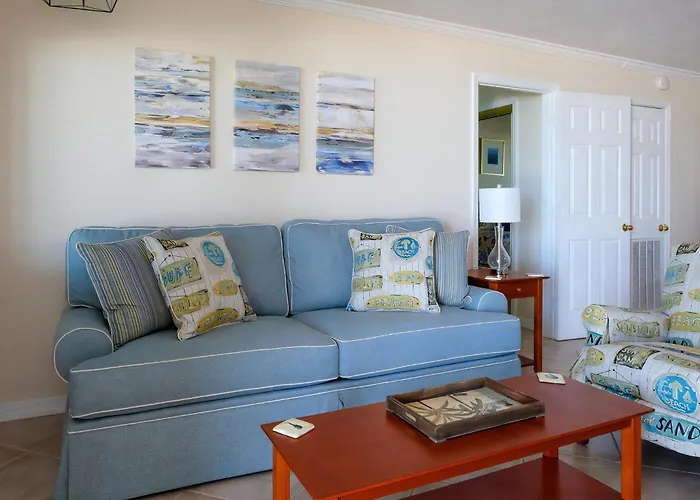 Enjoy Beautiful Sunsets Beachfront Villa