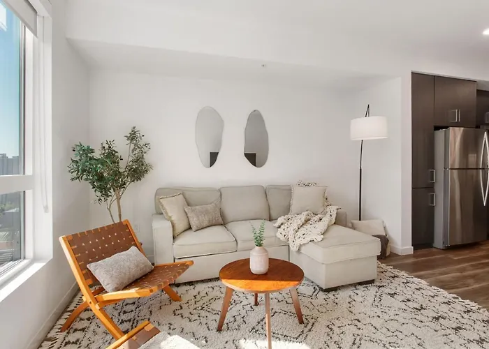 Luxury 1Bdr Centrally Located In Hollywood