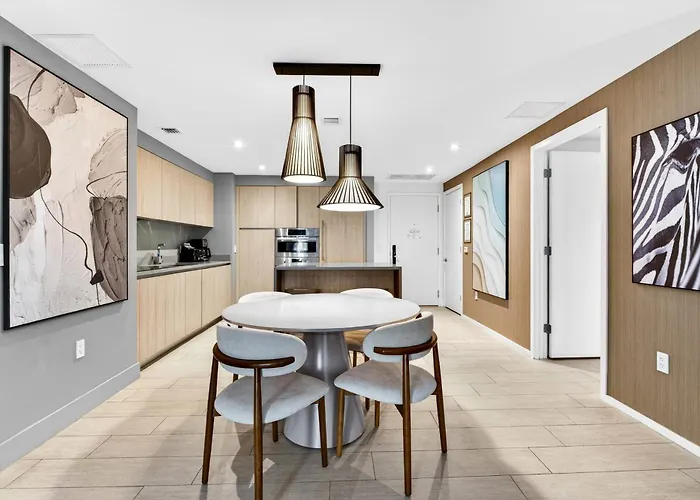 Elegance By The Ocean - 2Bd Hyde House Gem With Luxury Resort Amenities - No Resort & No Parking Fees, Check Details