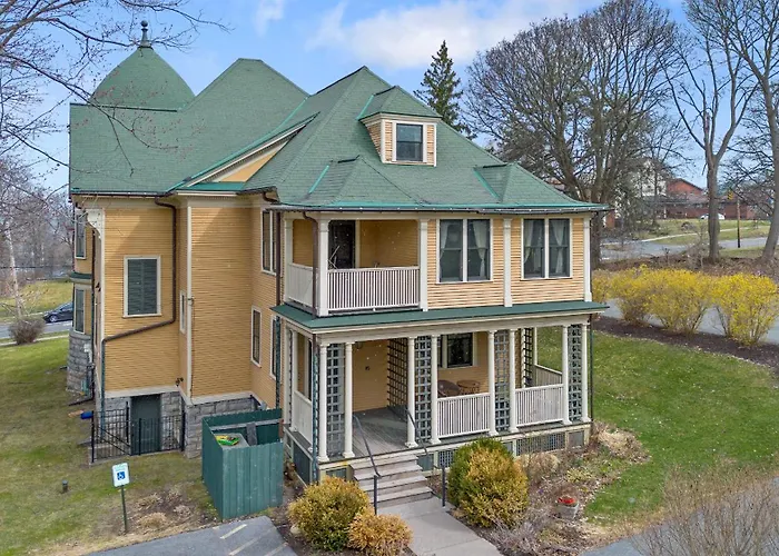 Westcott Suite Apartments