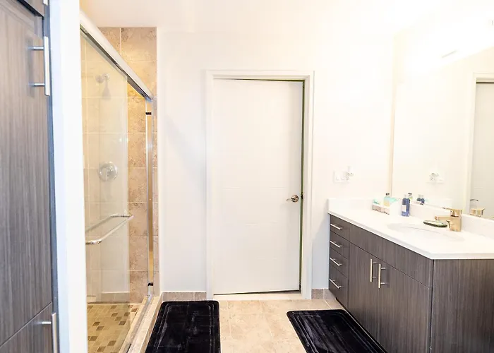 Penthouse Retreat With Rooftop Pool Explore Silver Spring & Washington Dc