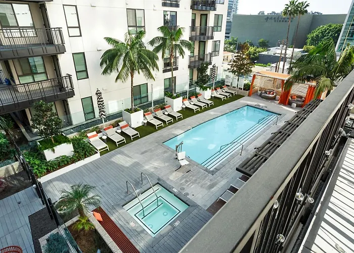 Luxury 1Bdr Centrally Located In Hollywood