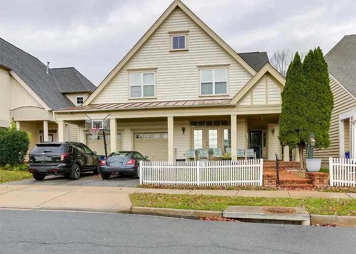 Clarksburg Getaway Near Dc + Baltimore Sights!
