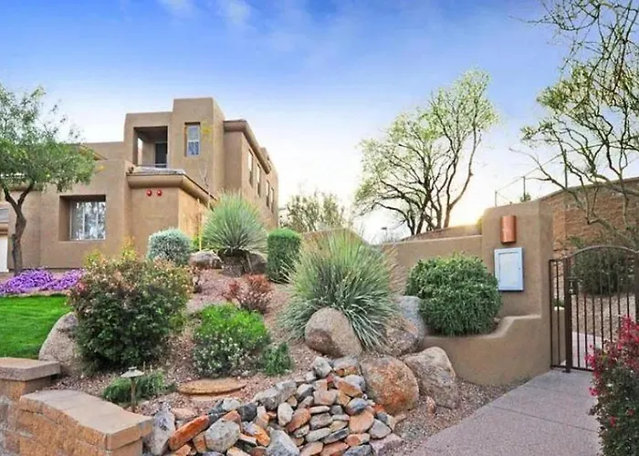 Spacious 3Br Villa W Mountain Views, Pool & Private Garage Near Scottsdale
