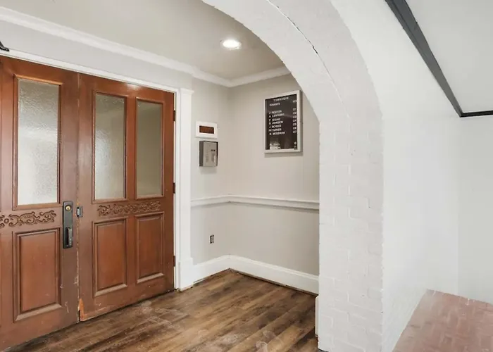 Downtown Loft - Above Bull & Barrel & Close To Georgia Southern