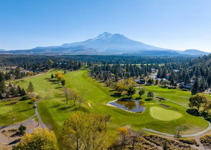 Lake Shastina Golf Resort