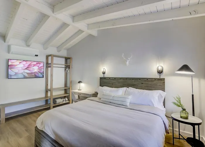 South Lake Chalet, A Zenstay Hotel