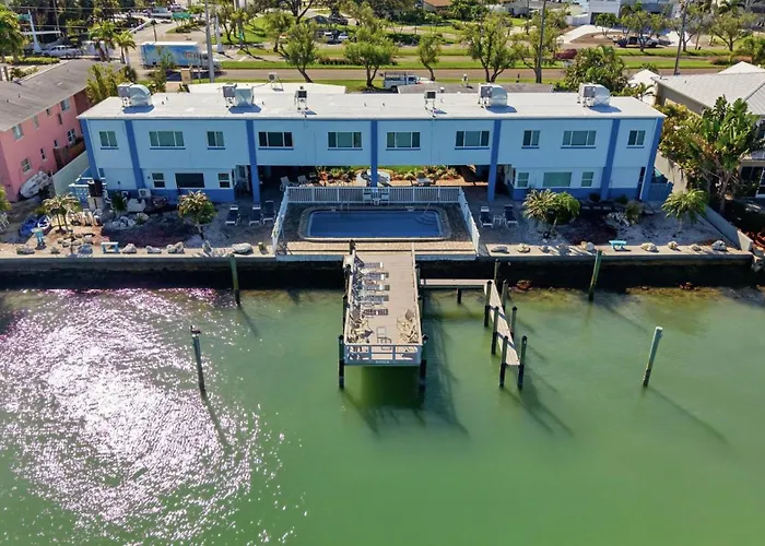 107 - Boat Dock- Bbq Walk To Beach Great Views