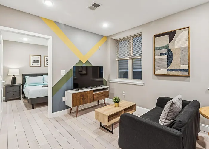 Stay At Luna On Callowhill