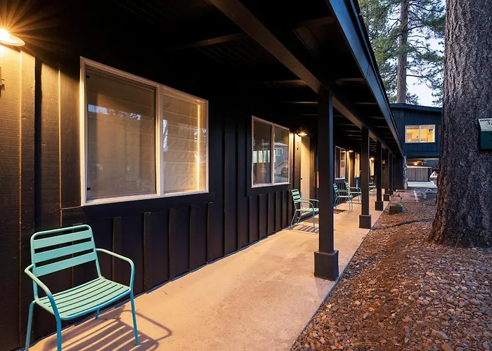 South Lake Chalet, A Zenstay Hotel