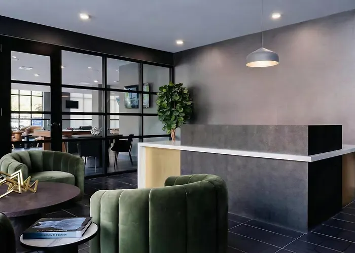 Hyatus Luxury Residences City Crossing