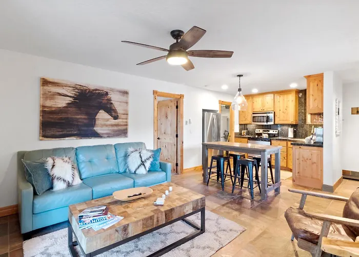Red Pine Condominiums By All Seasons Resort Lodging