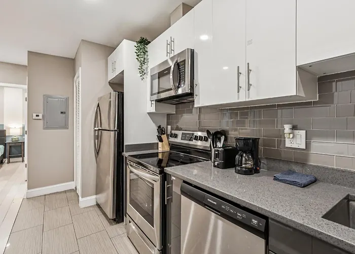 Stay At Luna On Callowhill