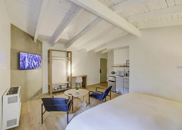 South Lake Chalet, A Zenstay Hotel