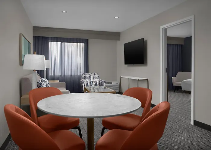 Courtyard By Marriott Waco