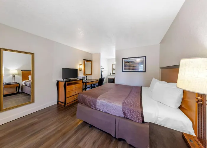 Rodeway Inn At Nevada State Capitol