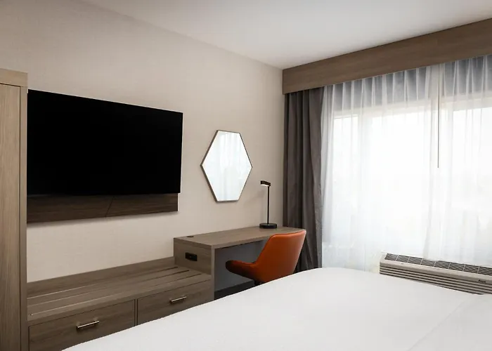 Holiday Inn Express & Suites Nampa - Idaho Center By Ihg