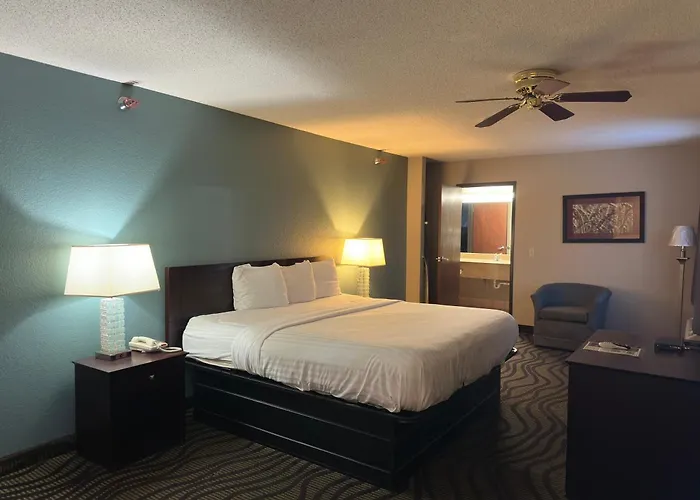 Baymont Inn & Suites By Wyndham Lincoln Ne