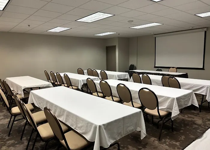 Holiday Inn Rockford I-90&Rt 20 State St By Ihg
