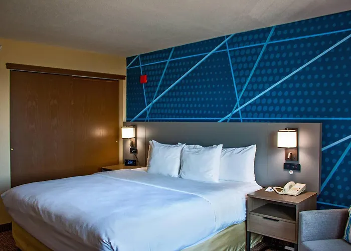 Comfort Inn & Suites Geneva- West Chicago