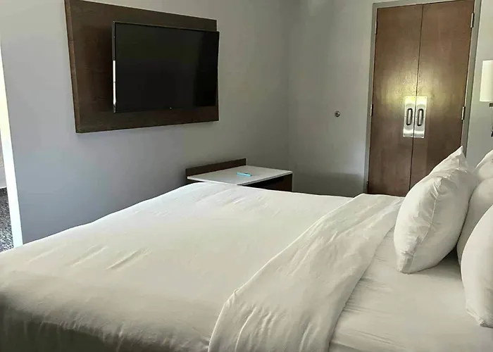 Comfort Inn & Suites Near Lake Guntersville