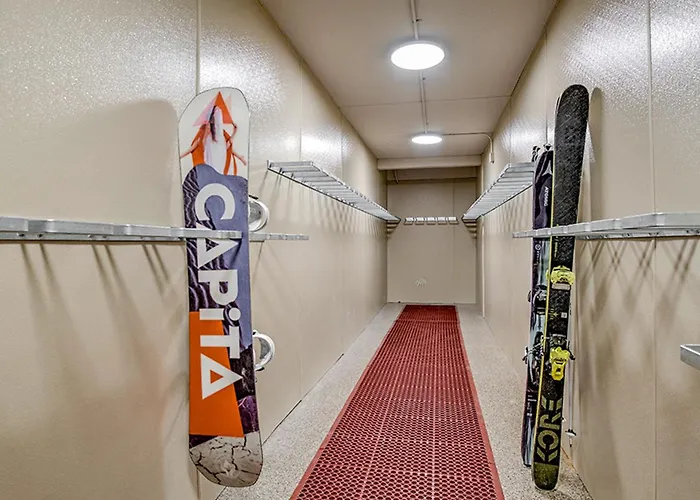 Trails End Easy Rest Condo: Ski In/Out, Stroll To Main Street